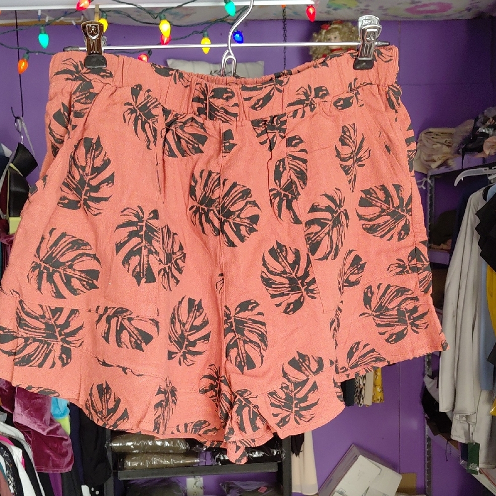 Tropical Leaf Print Women's Shorts